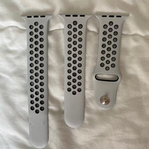 Apple 44mm White/Black Nike Sport Band